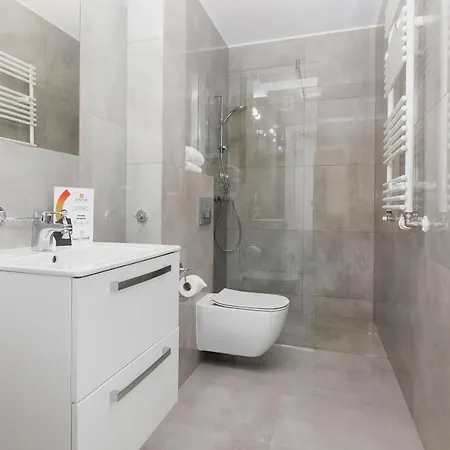 Deluxe Center By Jantar